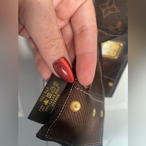 Louis Vuitton Ebene Monogram 400505 Bandeau 100% Silk Scarf - Picture 4 of 6